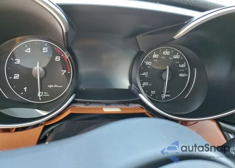 2019 Alfa Romeo Giulia z USA, uszkodzony, nr VIN ZARFAMAN4K7600335